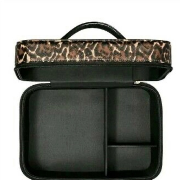 Victoria Secret New Cosmetic Case Train Case Leop - Picture 3 of 7